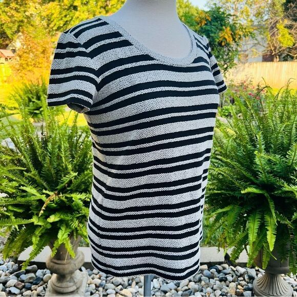 Liz Claiborne Black and White Striped top size Medium - Picture 4 of 7